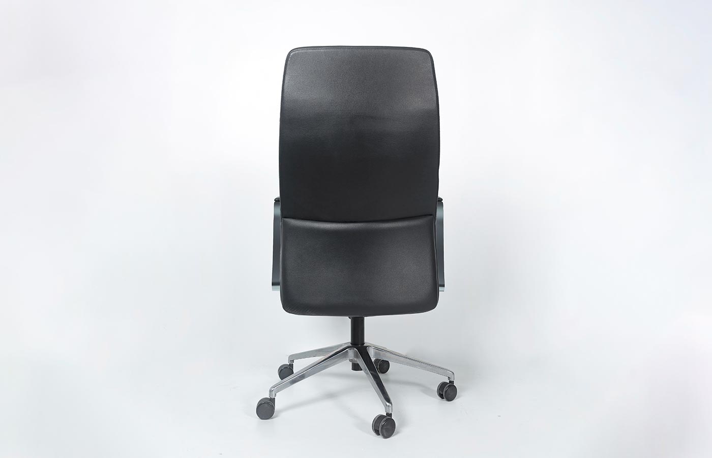 Titan Executive Chair 3